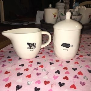 Rae Dunn Icon Scoop sugar and Pour creamer